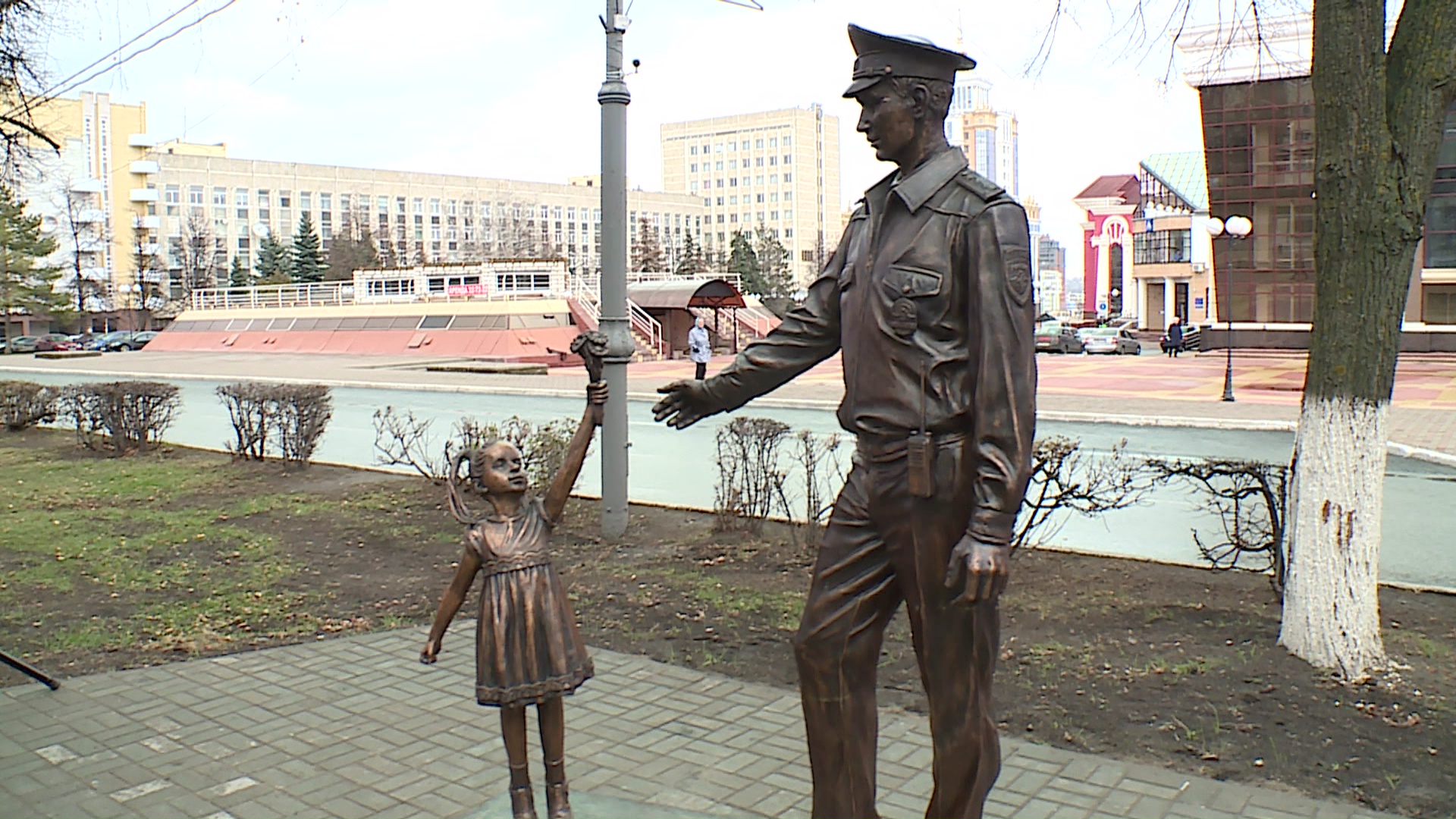 Памятник полицейскому в Саранске