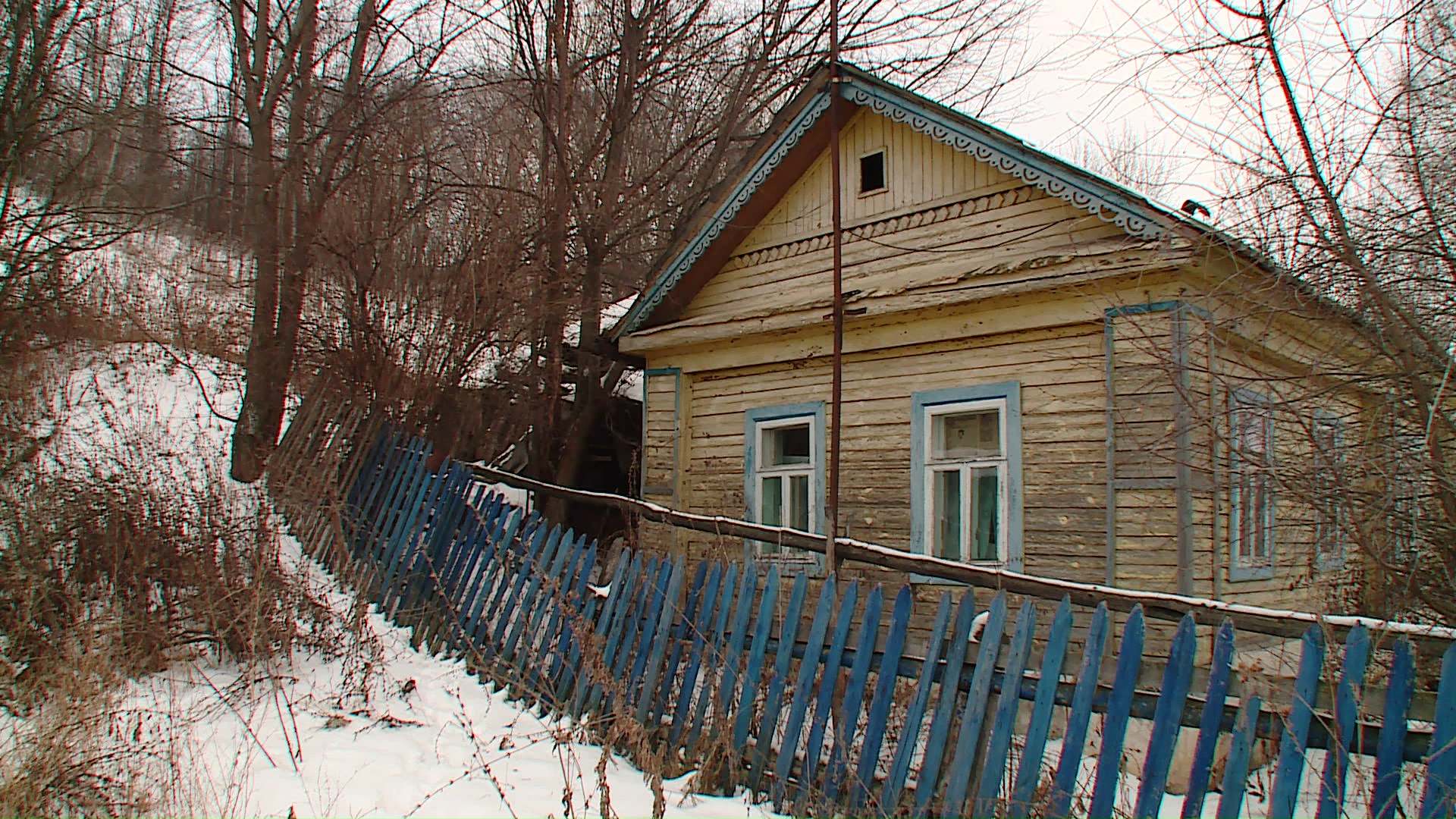 В Мордовии дома на улице вдоль Мошки разрушаются от природы | ГТРК Мордовия